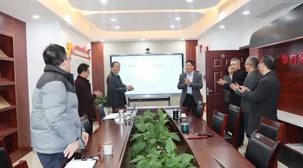 刘宴兵到市教科院看望慰问教科研人员